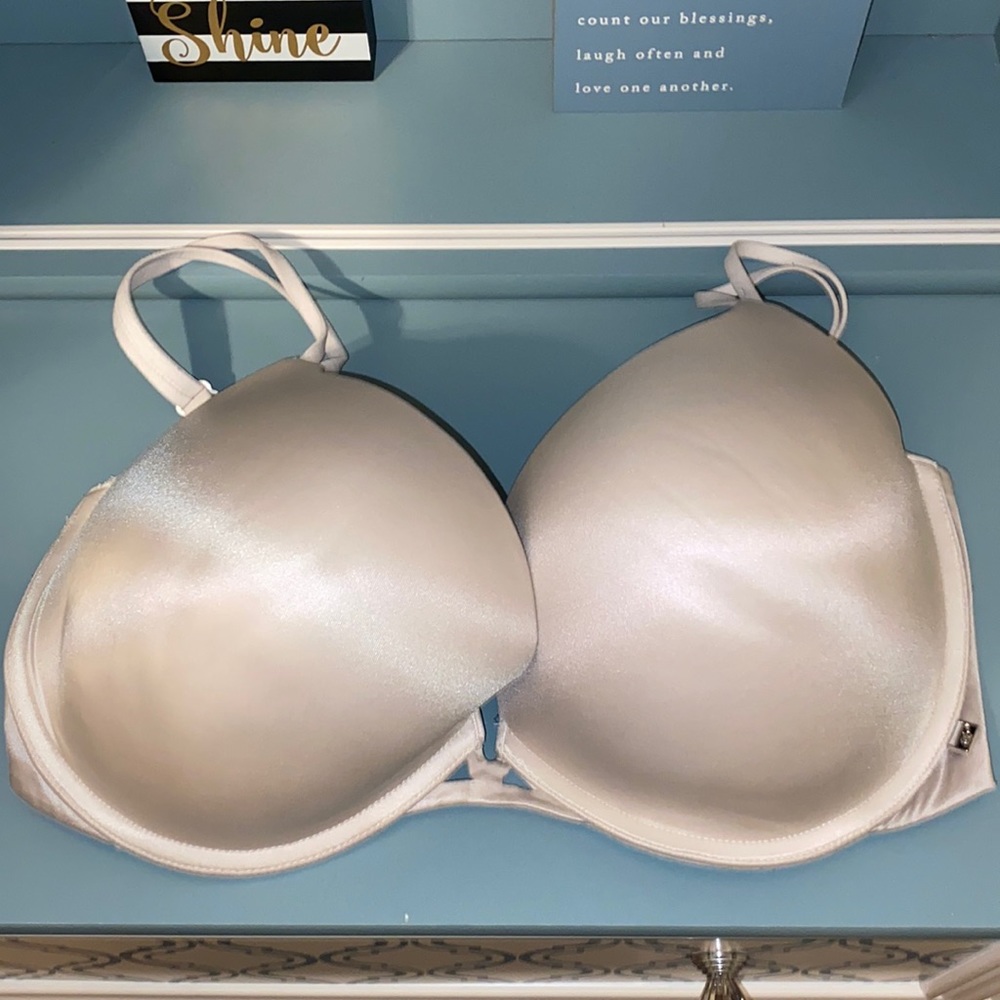Victoria’s Secret Very Sexy Push-up bra size 36DD
